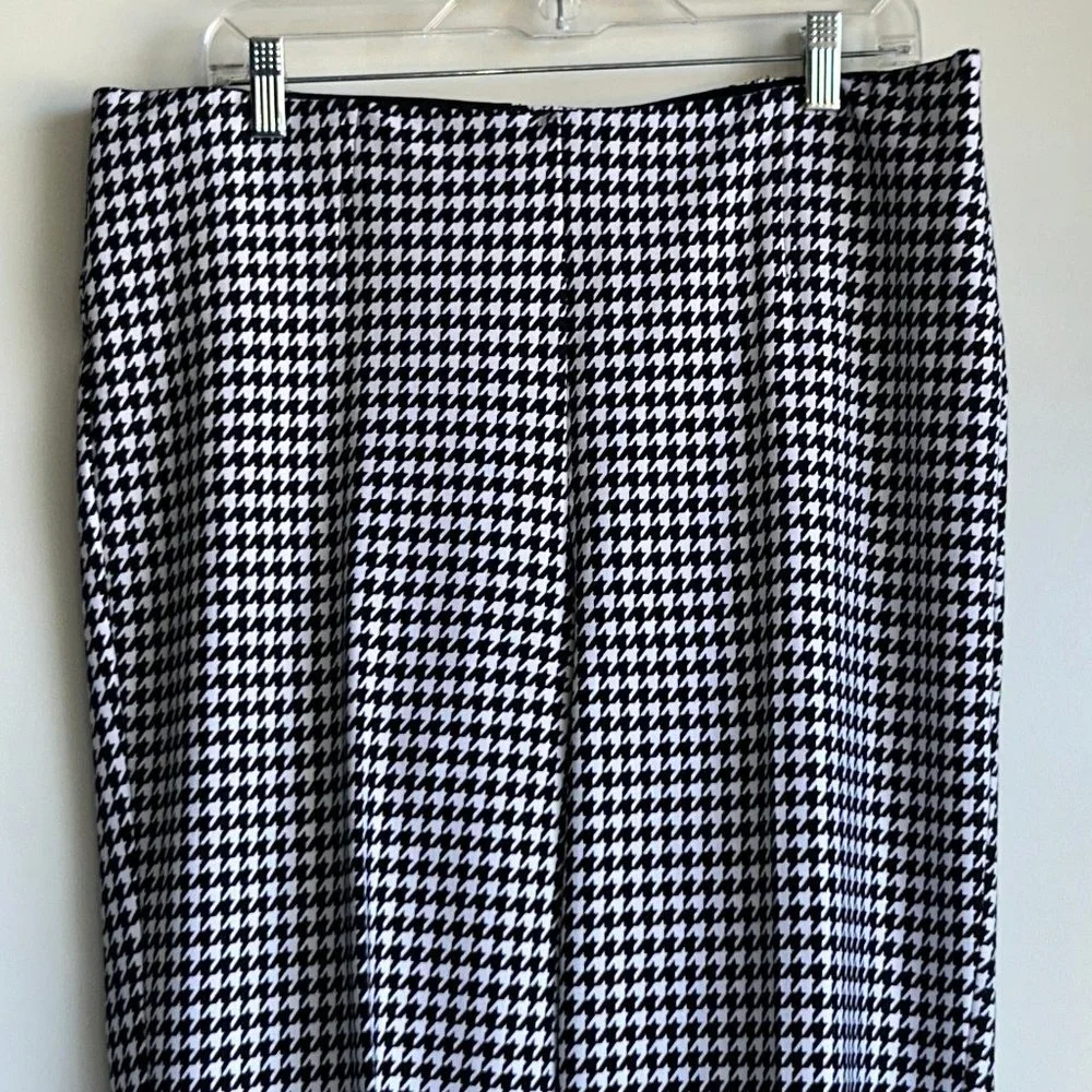 Peter Nygard Black and White Houndstooth Pants - Picture 2 of 10